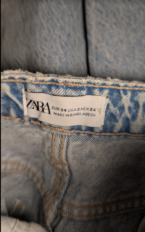 Trousers – Distressed jeans