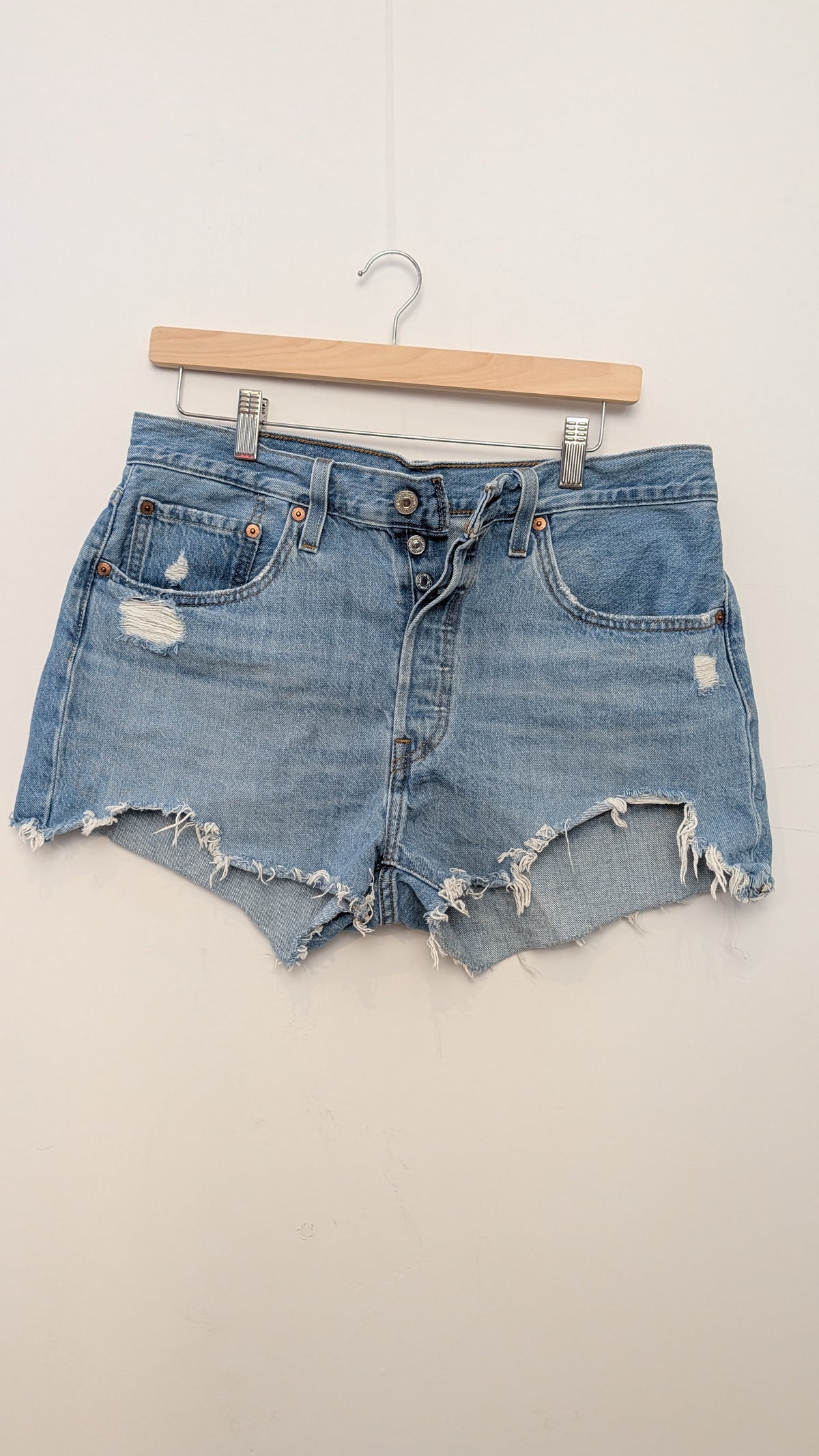 Denim Shorts – Levi’s (501 Original)