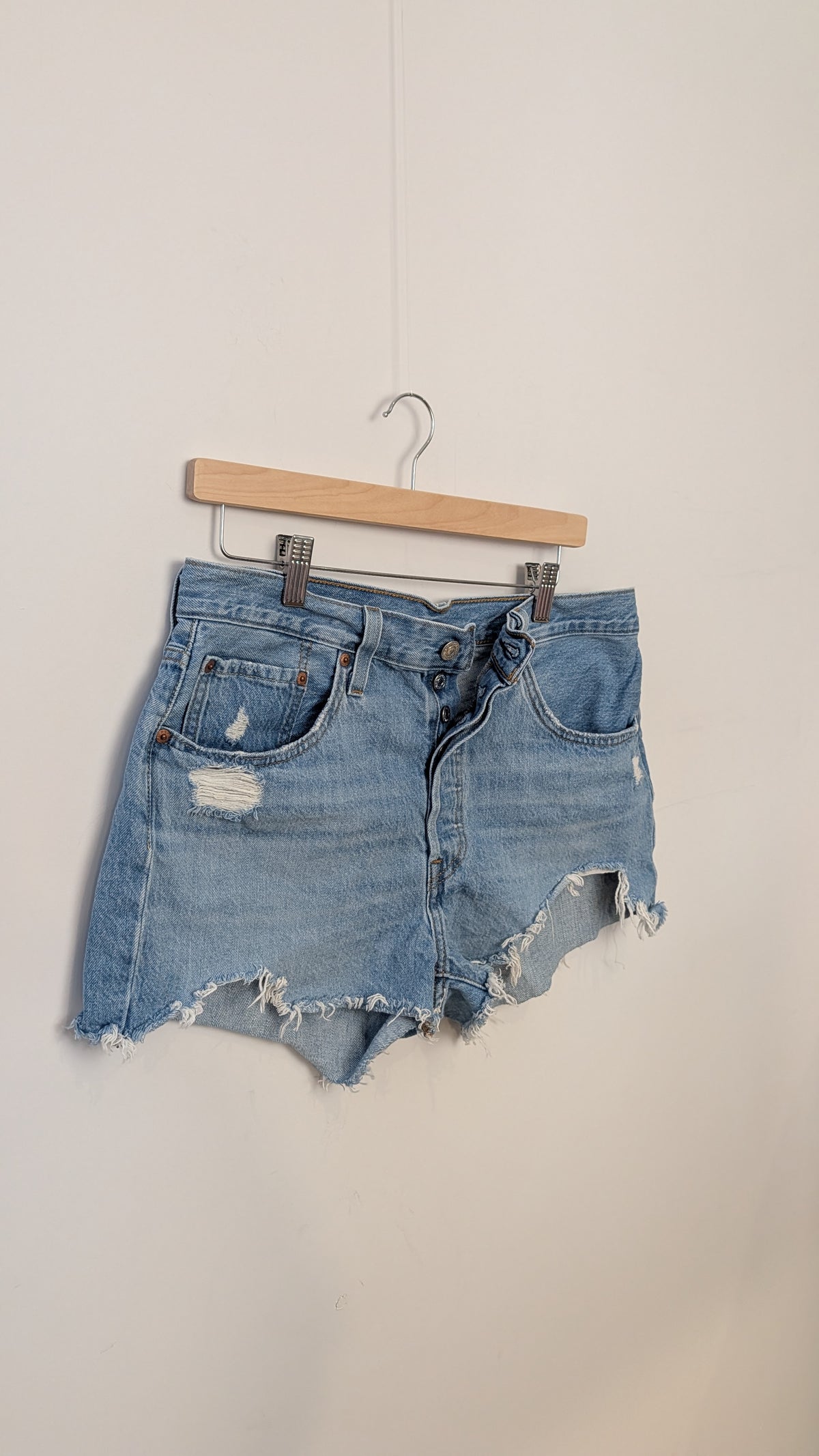 Denim Shorts – Levi’s (501 Original)