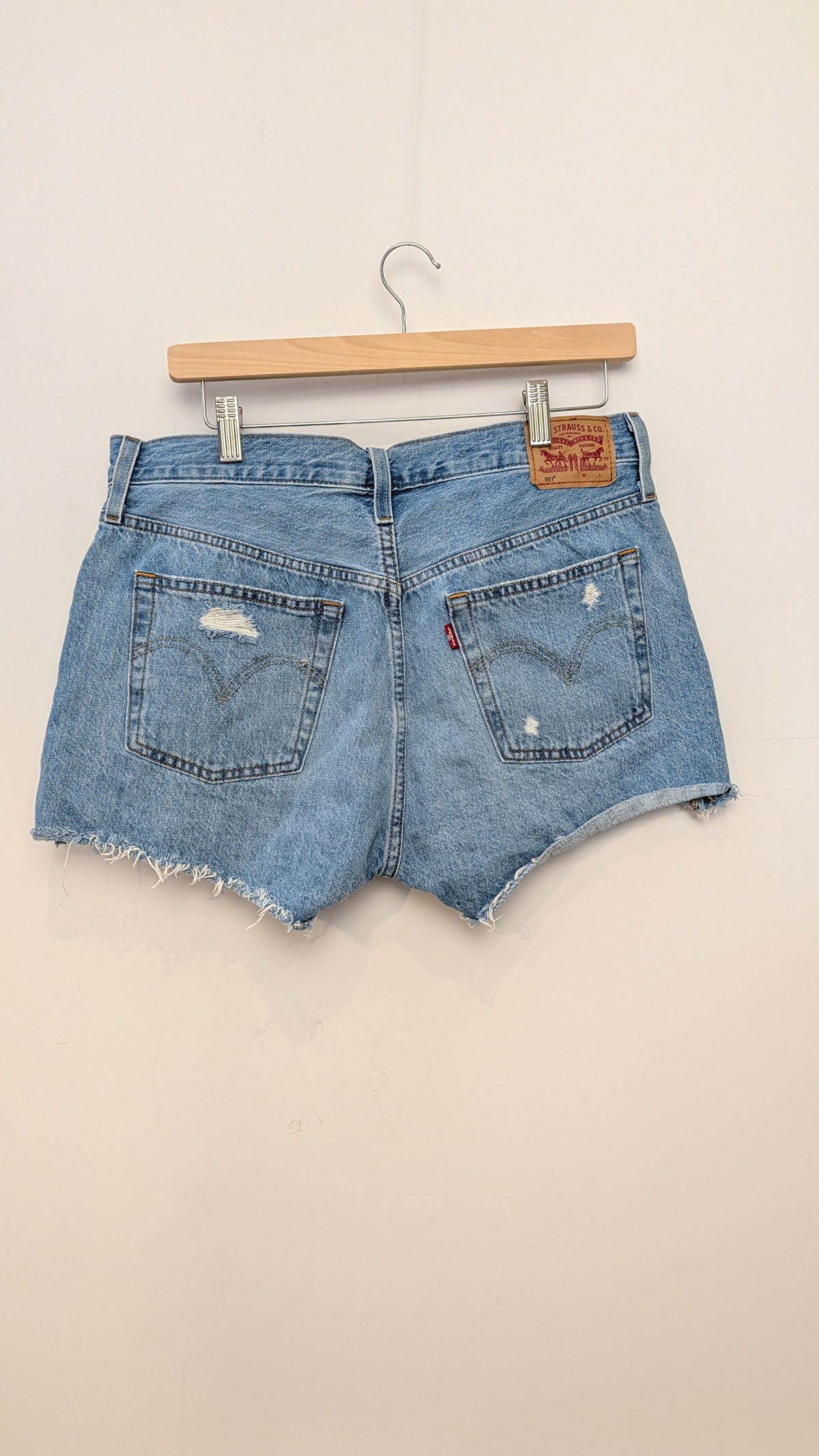 Denim Shorts – Levi’s (501 Original)