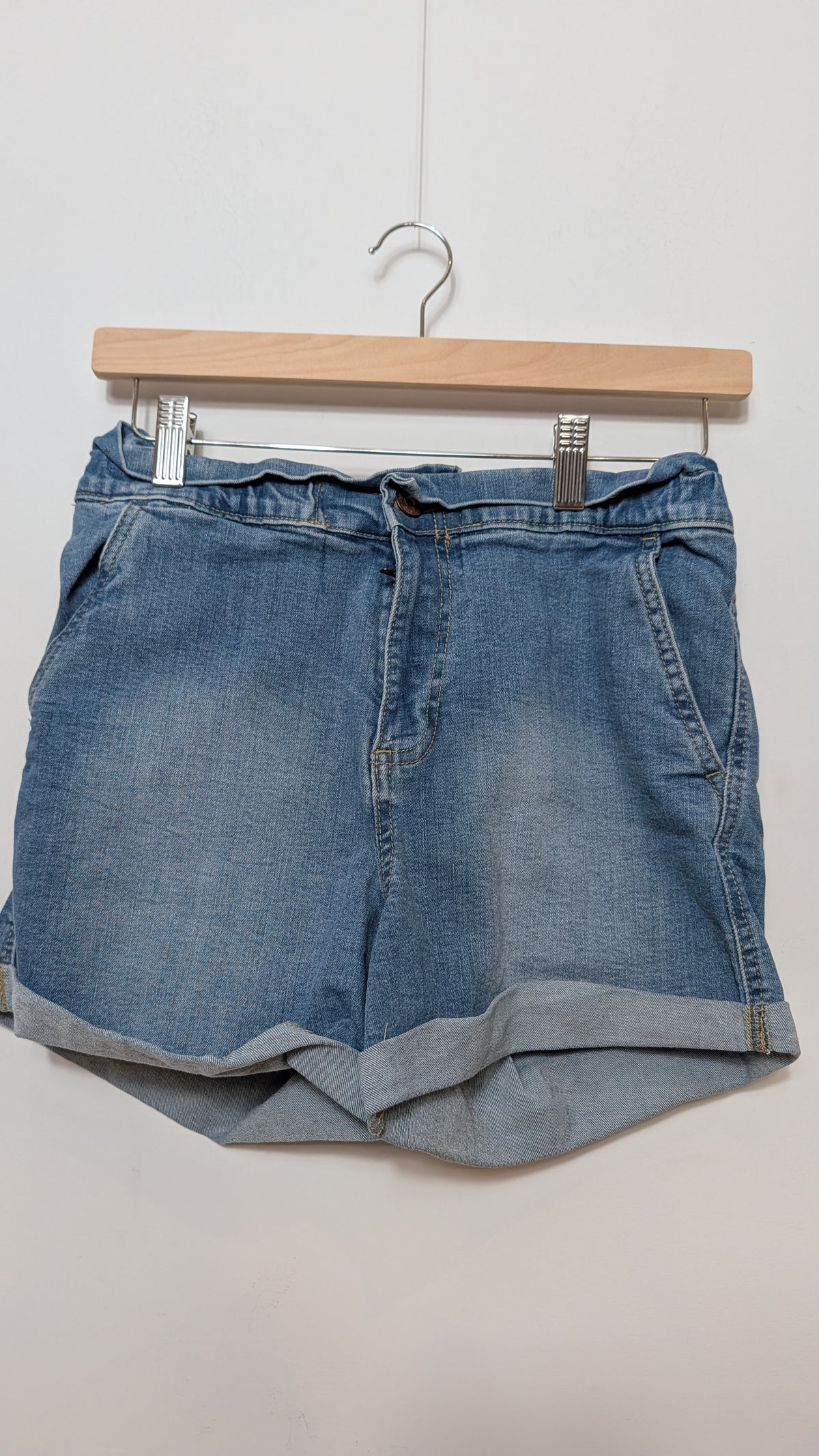 Short Denim – Blue Notes (Light Blue)