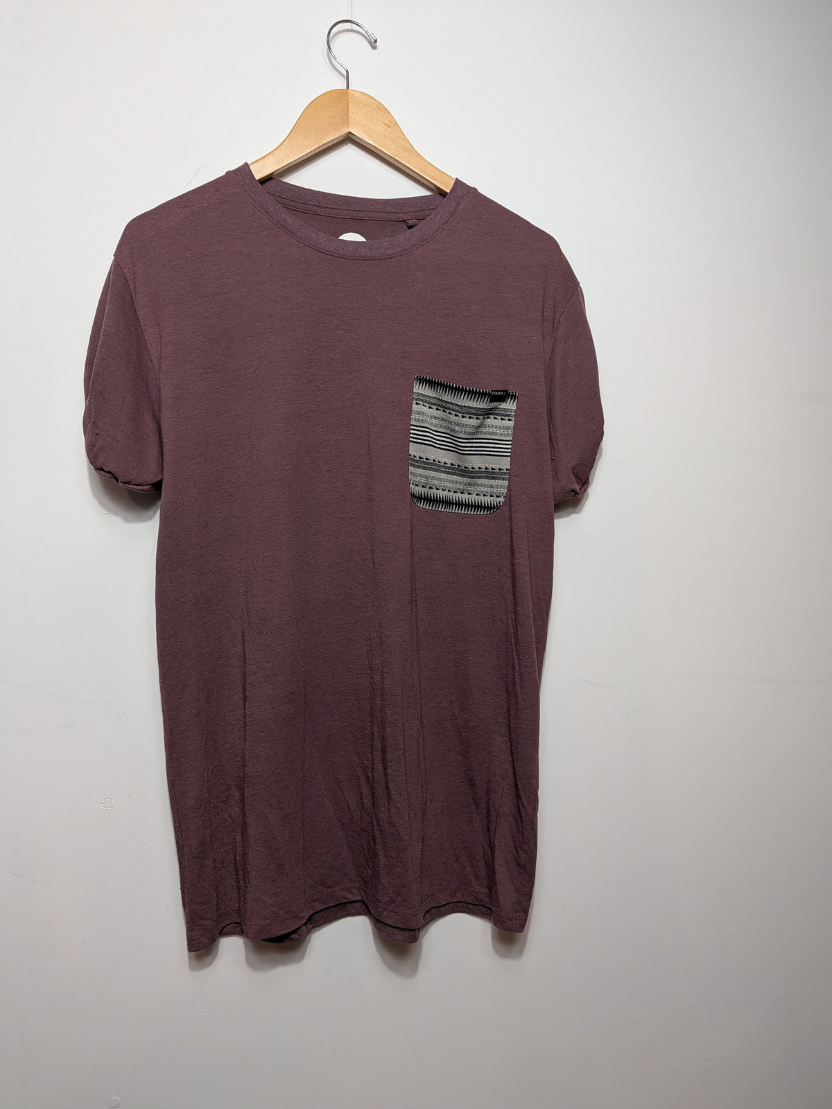 Plum T-shirt with Aztec pocket - O'NEILL - L
