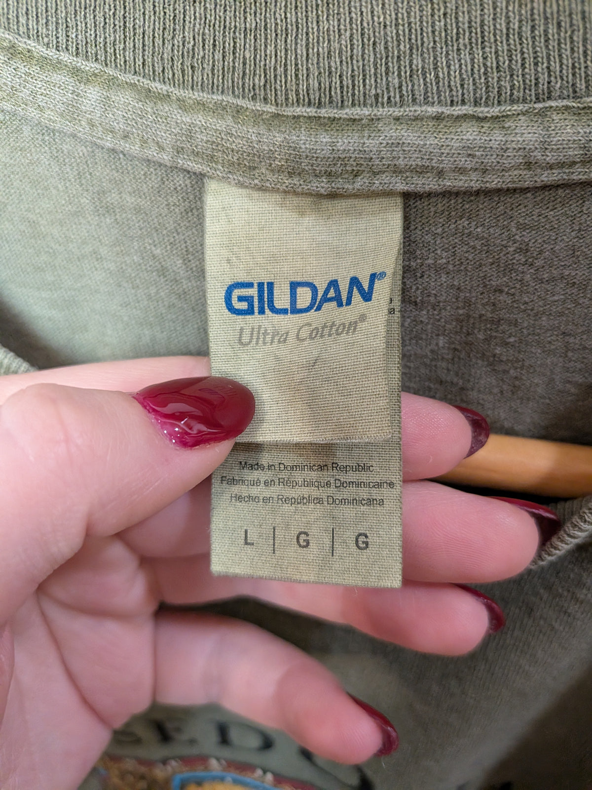 Gildan T-shirt droit vert olive graphique Sedona Décontracté L
