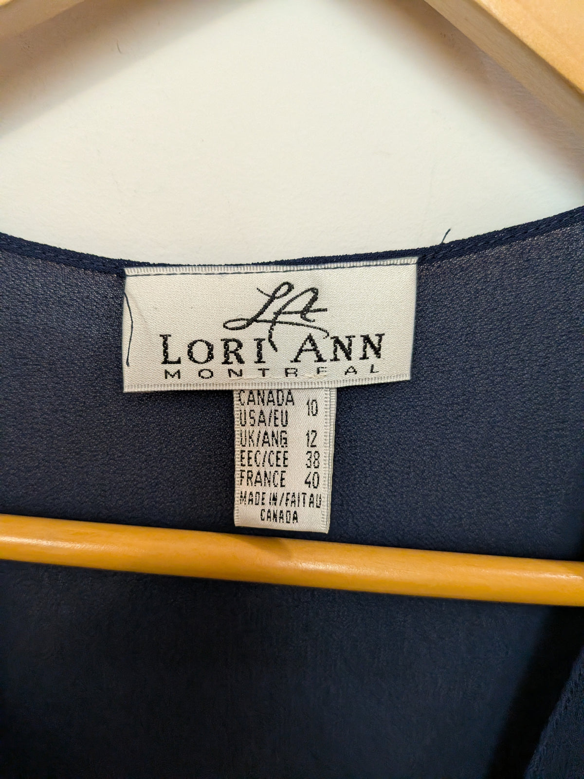 LORI ANN MONTREAL Veste fluide mousseline bleu marine ouverte Chic 10