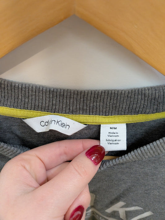Calvin Klein Sweatshirt col rond gris chiné écusson NYC Streetwear M
