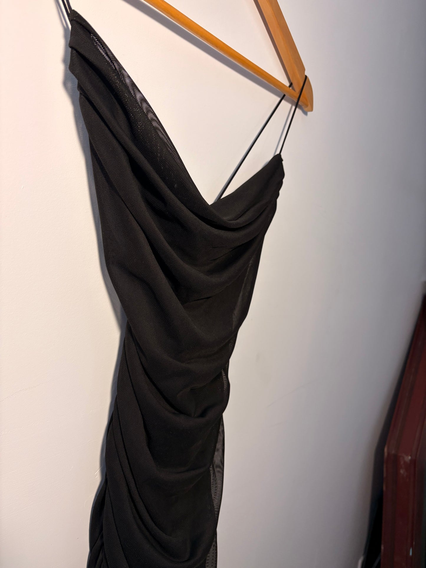 Robe noir moulante garage