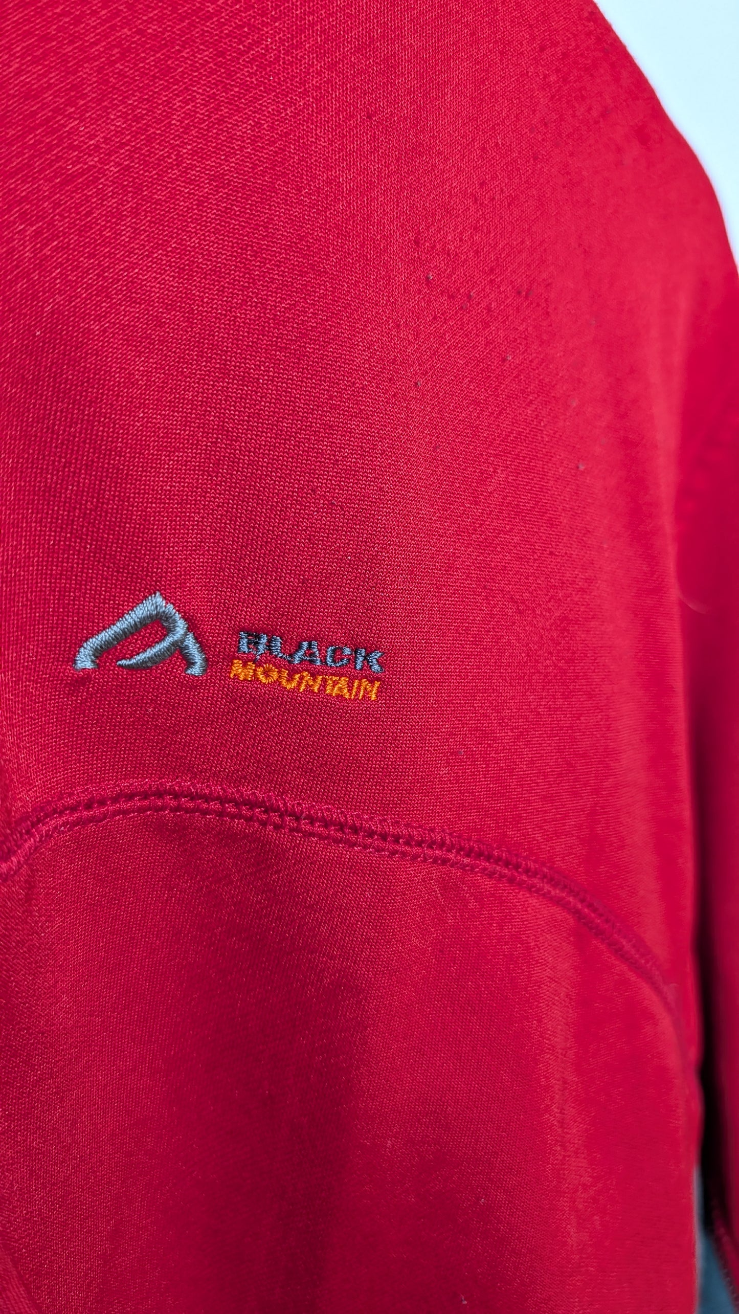 Haut Technique – Mountain Ridge (Rouge et Gris)