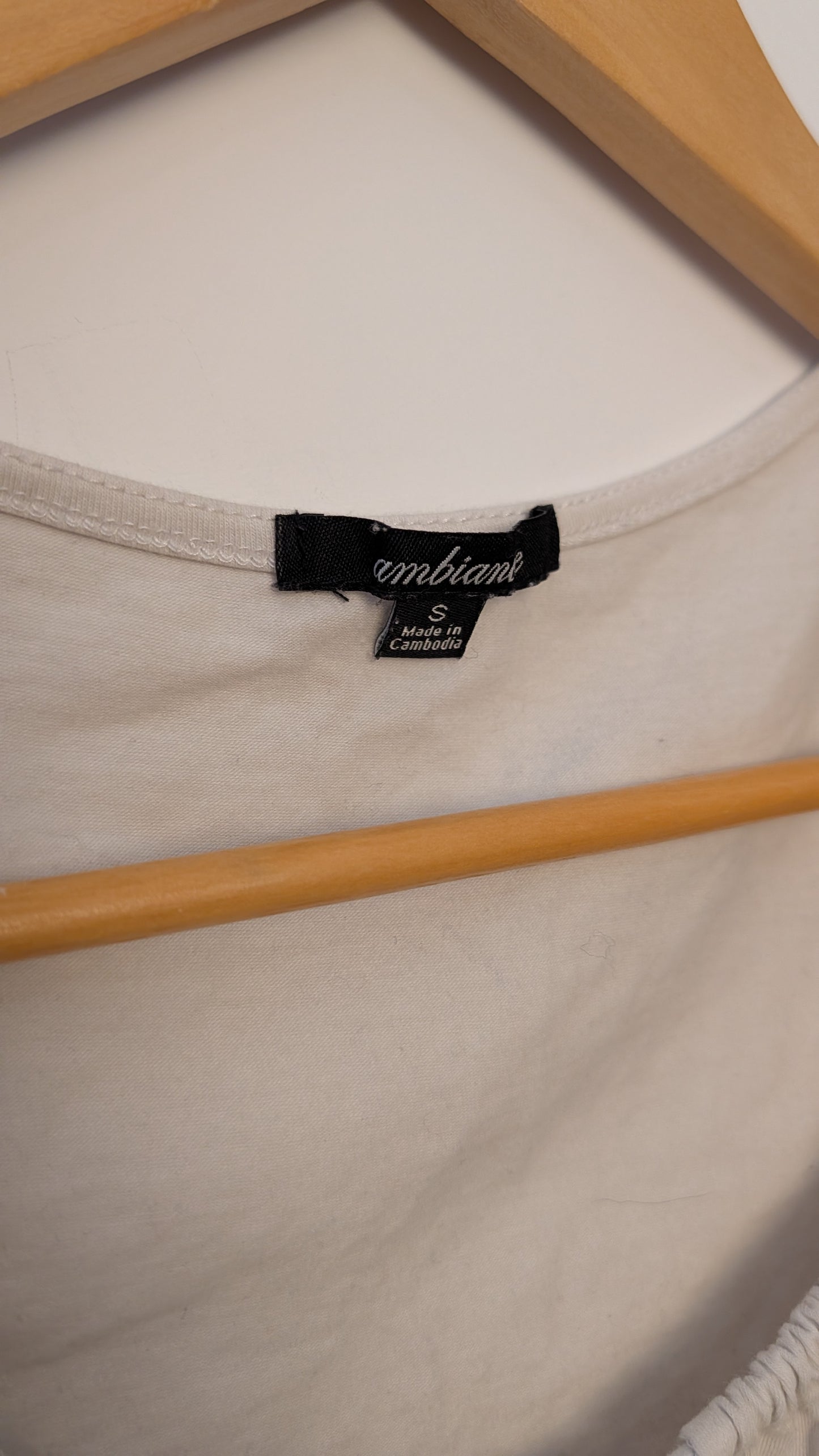 Haut écourté (Crop Top) – Ambiance (Blanc)