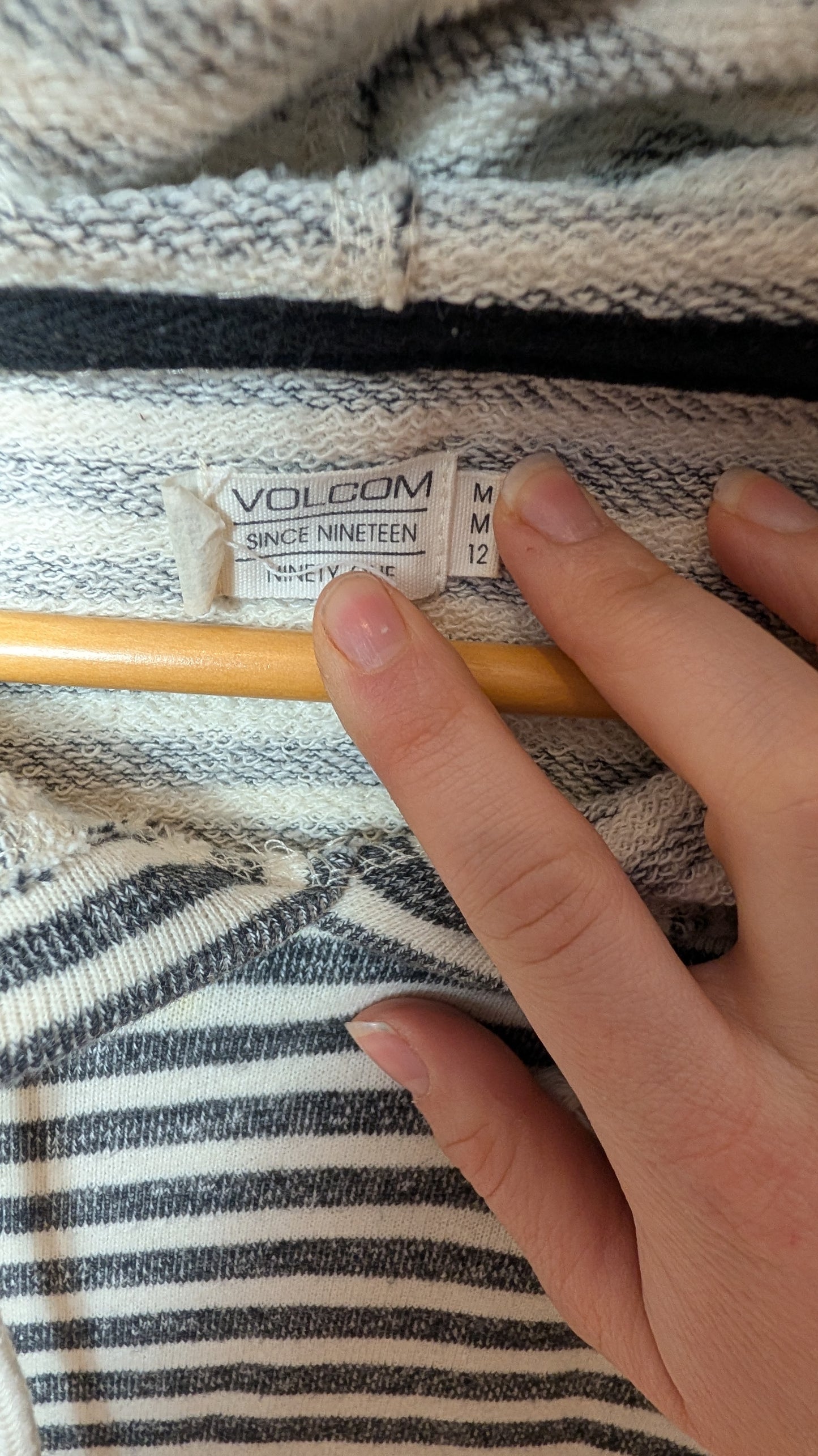 Hoodie ligné – Volcom - M (12)