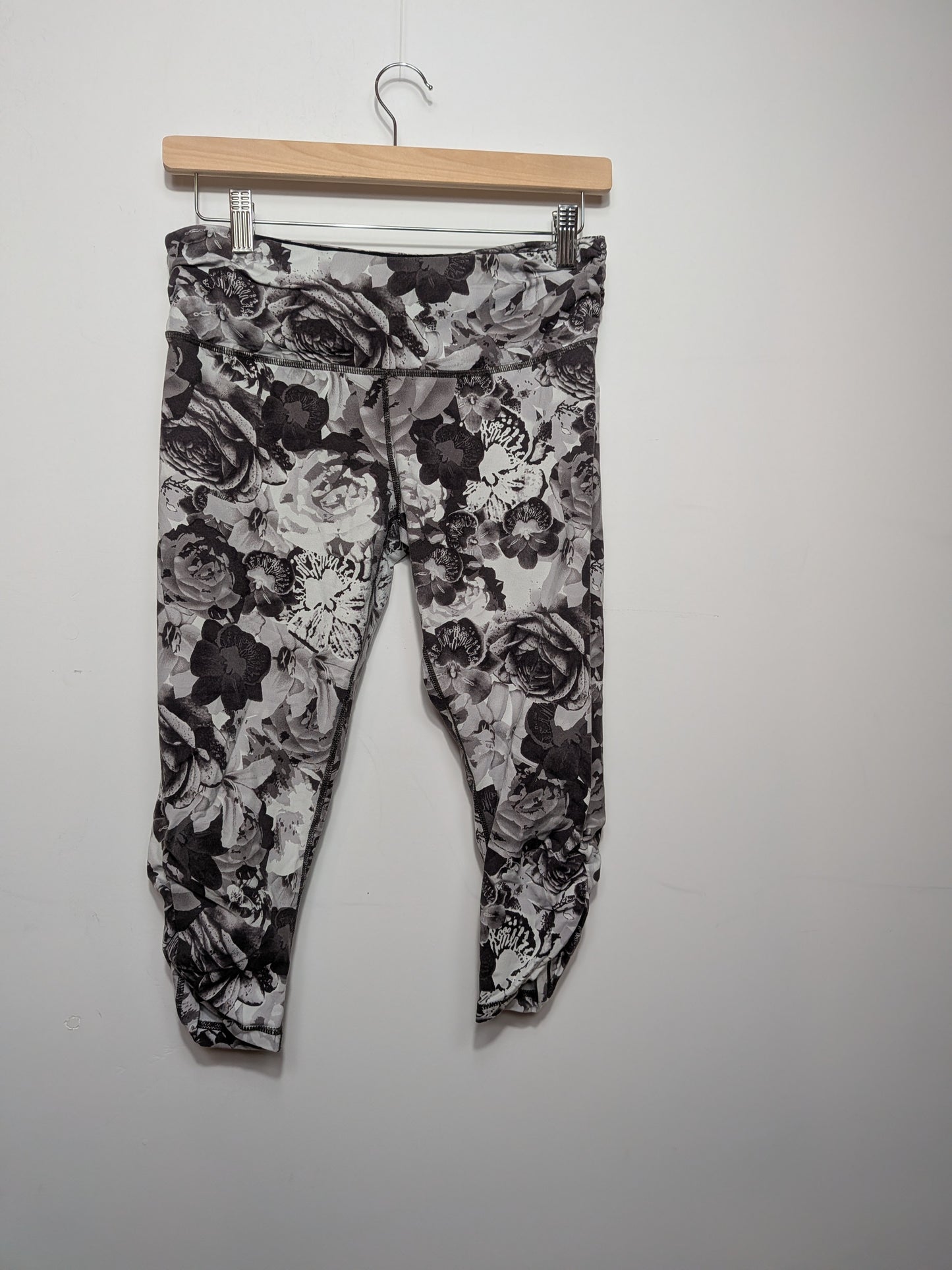 Legging capri floral de roses - Tuff Athletics - M