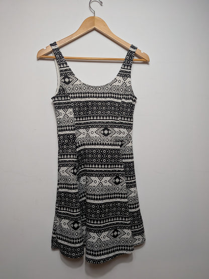 Robe patineuse géométrique - H&M - S