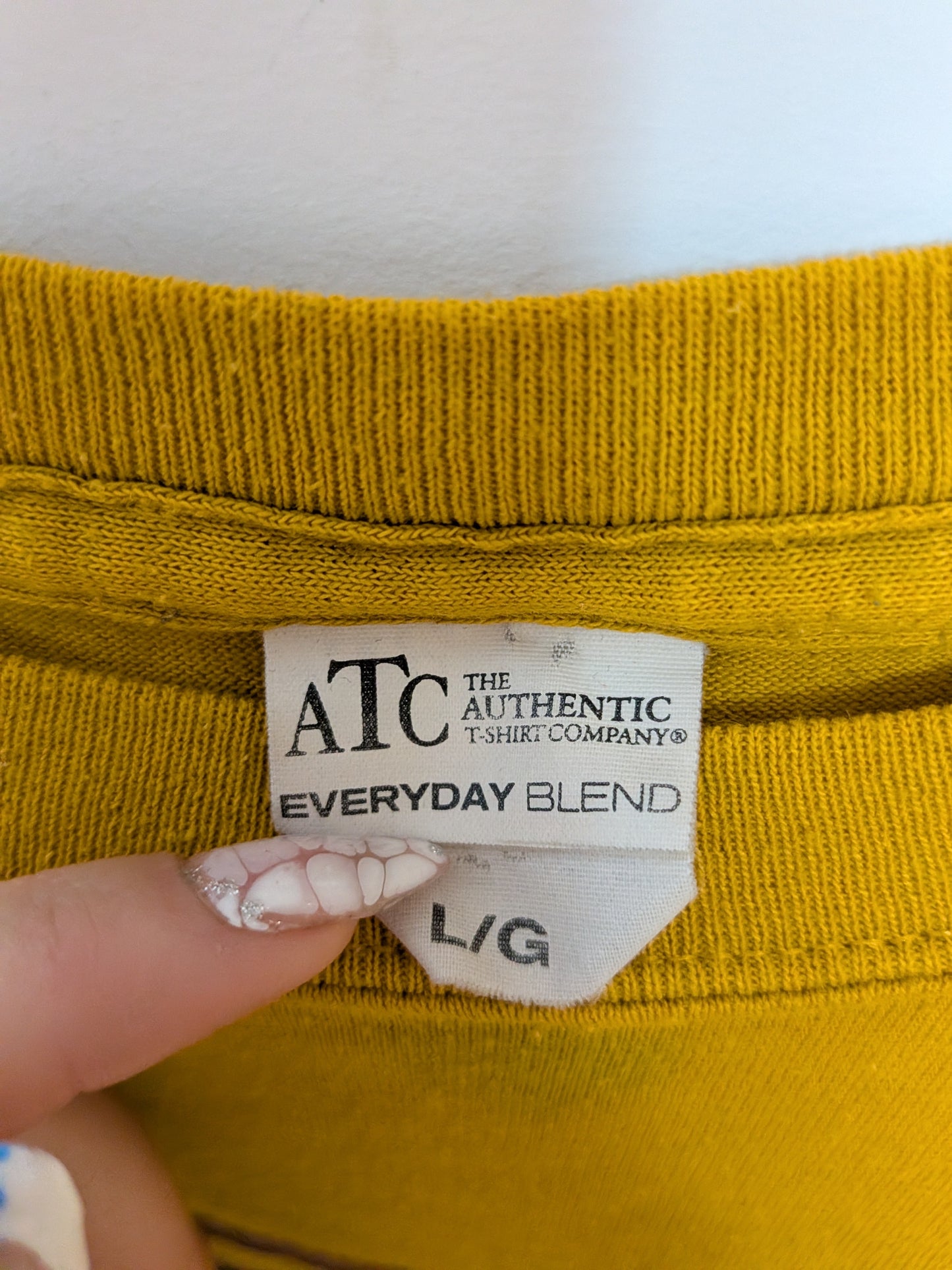 T-shirt jaune moutarde graphique TRIOLET - ATC - L