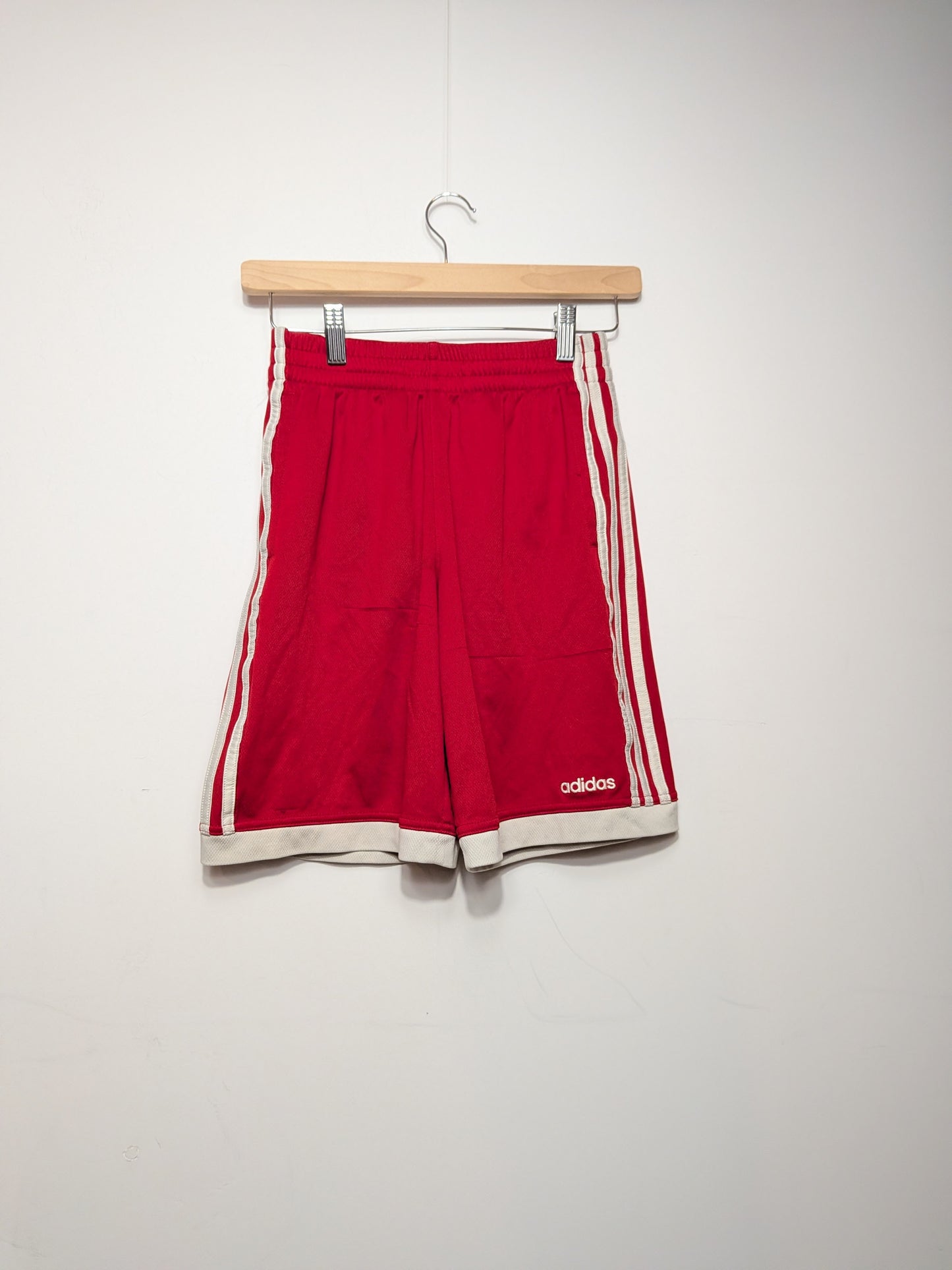 Short de sport rouge à bandes - adidas - M