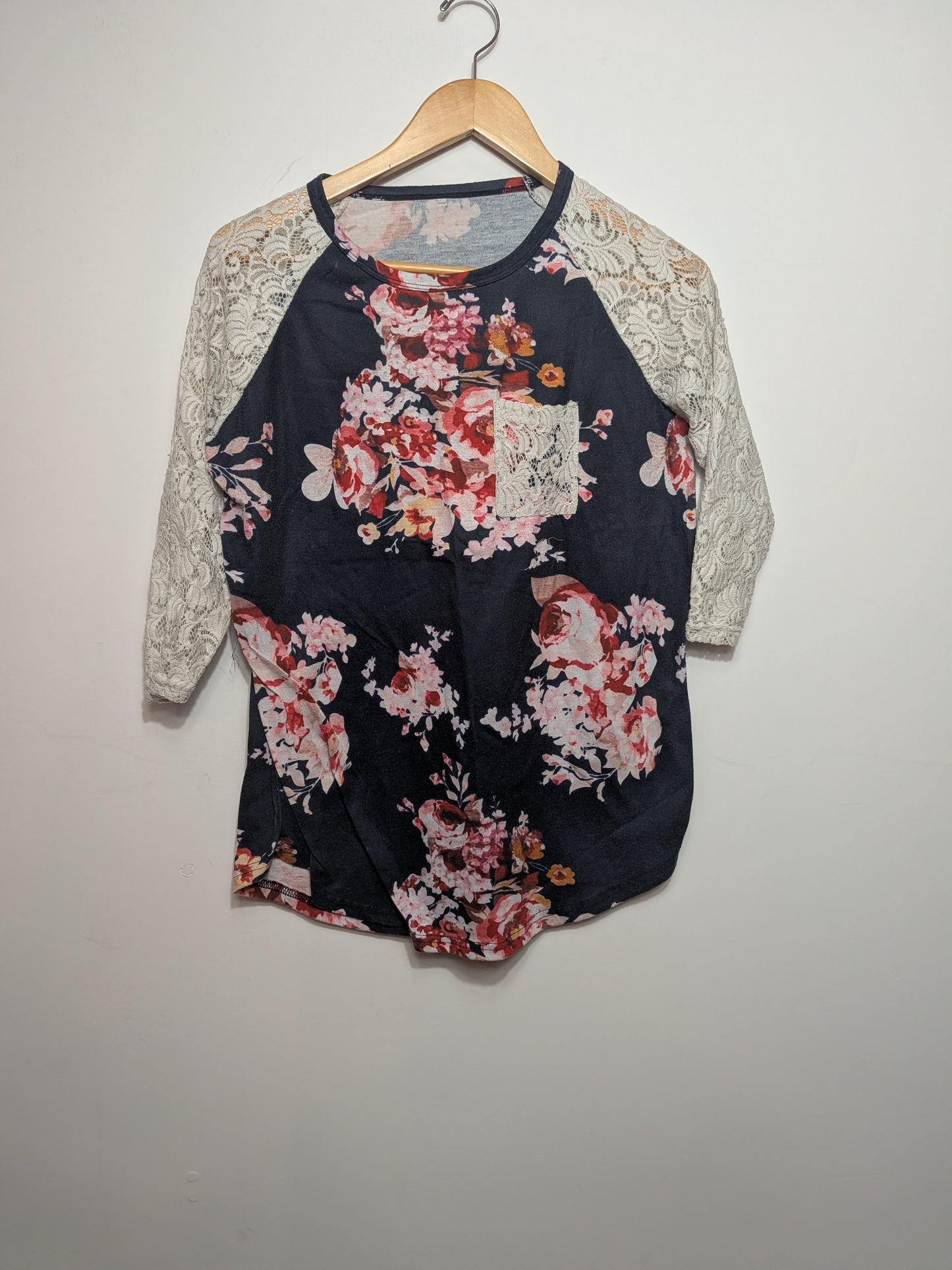 Haut floral avec manches en dentelle - Inconnu - Taille manquante