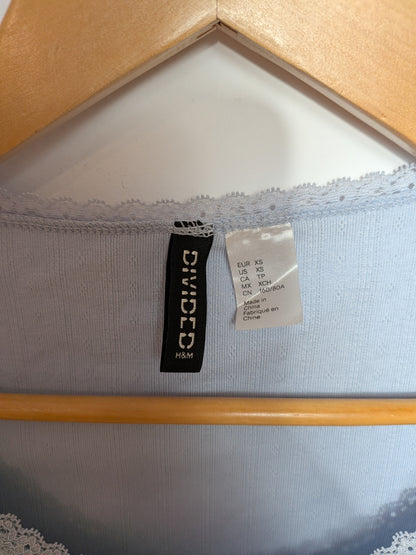 Haut côtelé à bordure dentelle bleu pastel - H&M - XS