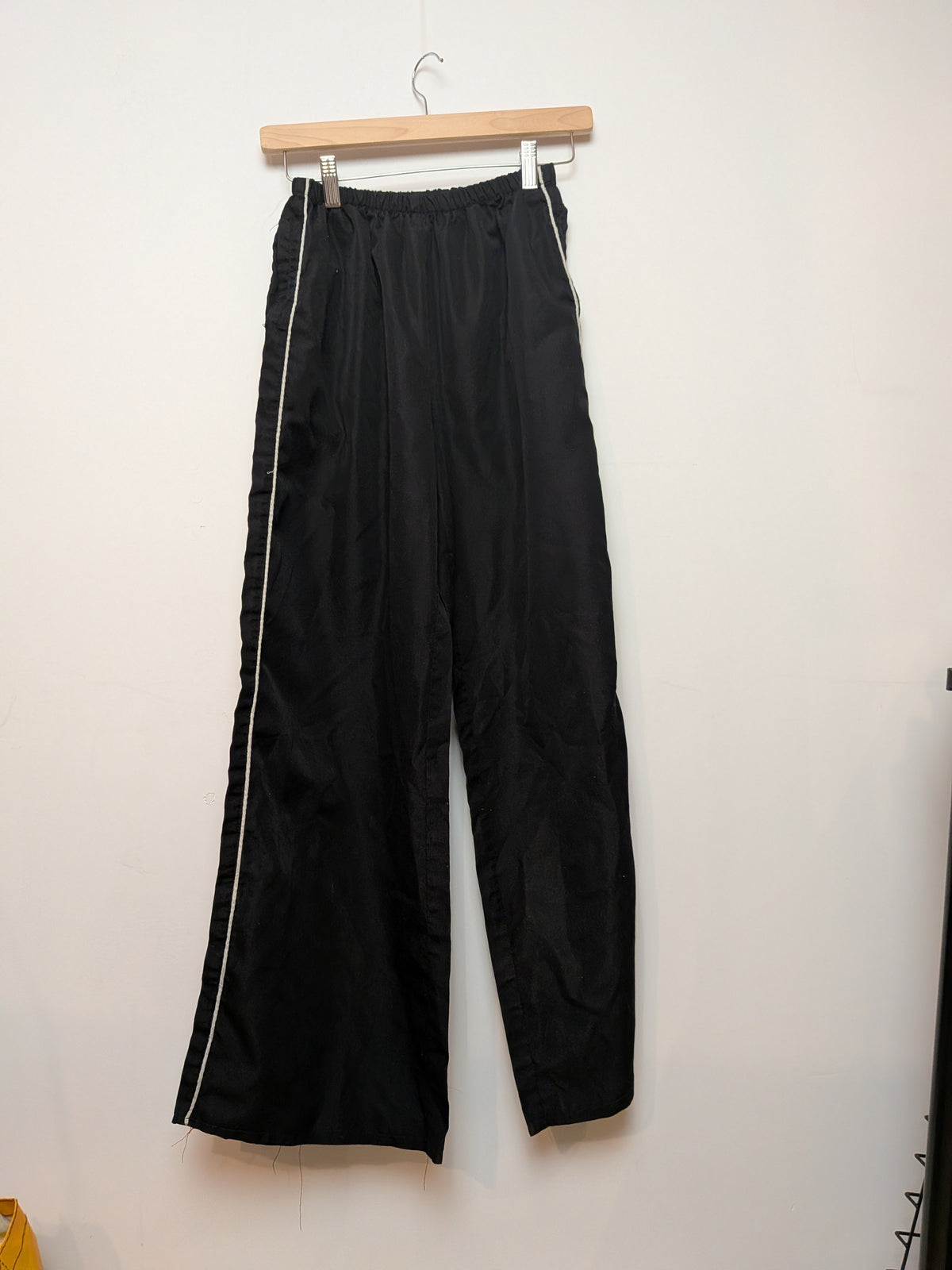 Sans marque Pantalon survêtement noir liseré blanc Sport M