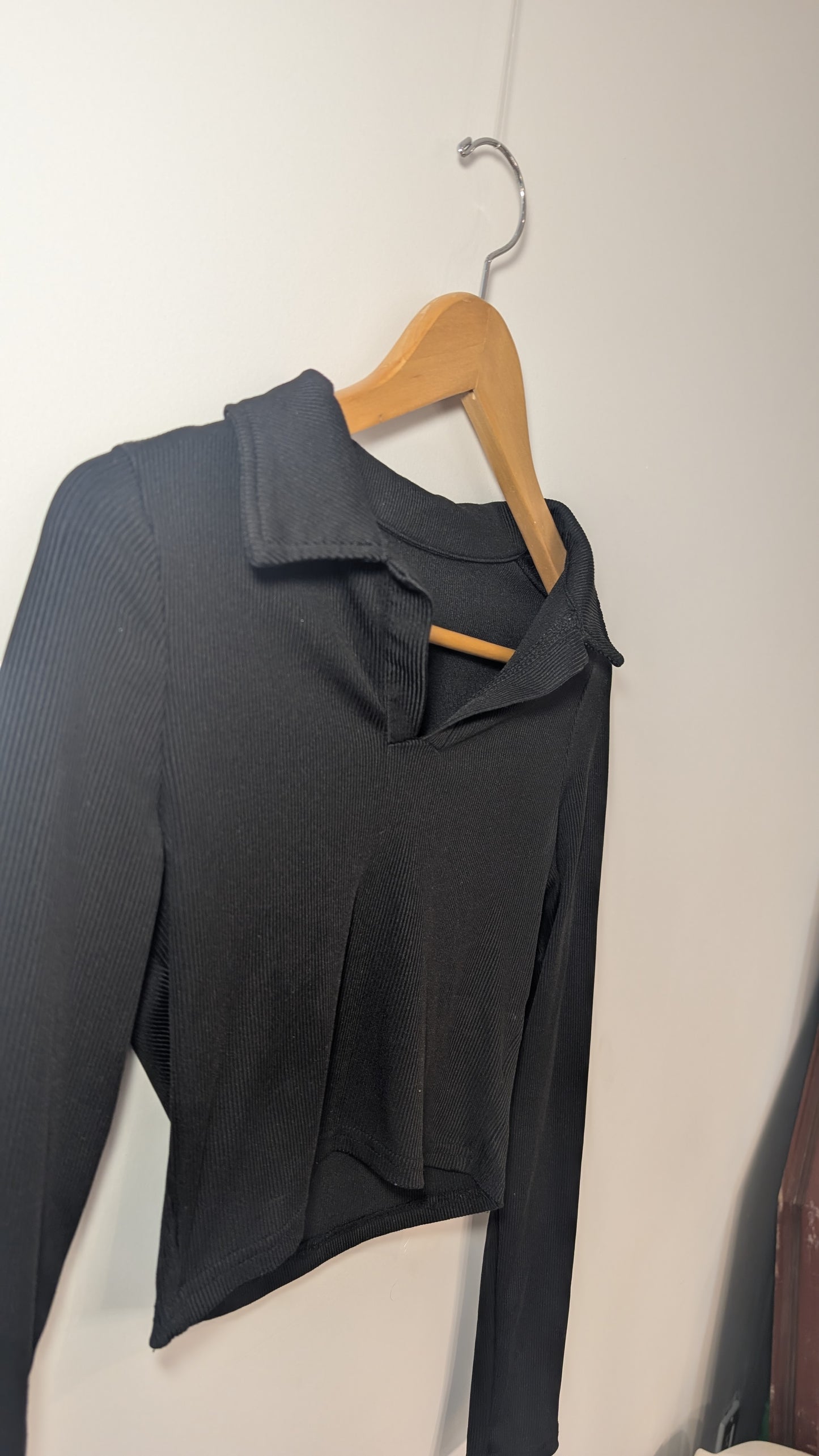 Crop top à manche longue col plié